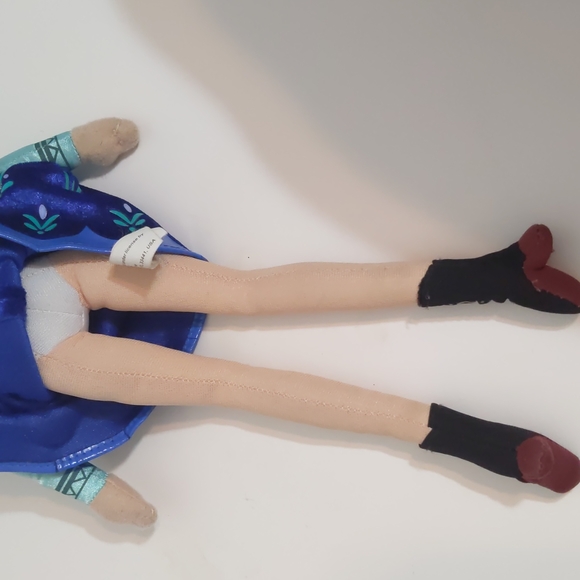 Frozen Anna Doll - Picture 6 of 8